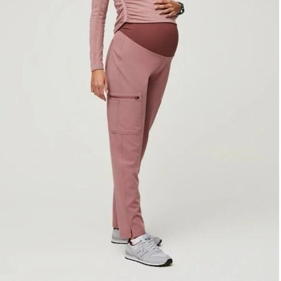 NWT Figs Yola Maternity 2.0 Petite Scrub Pants Mineral Mauve Size M - Picture 1 of 7